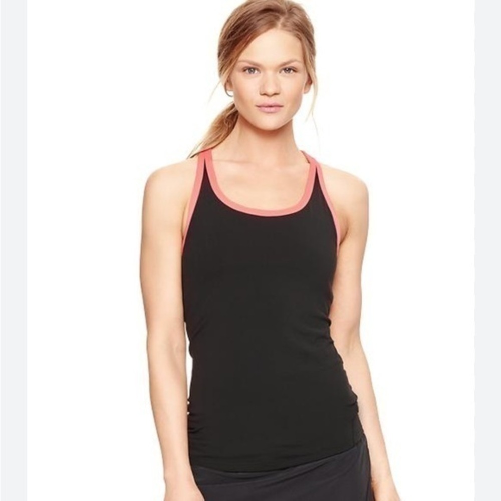 GAPfit contrast trim shelf bra tank top